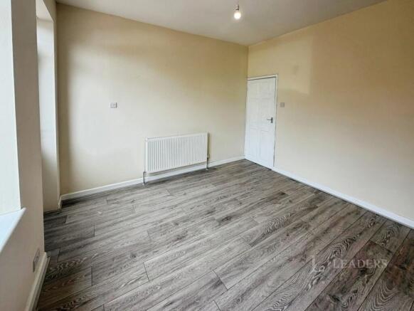 3 bed Terraced to rent Image 4