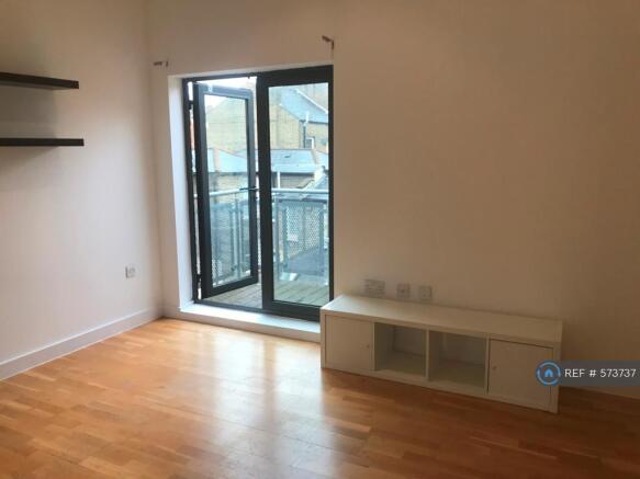 Living Room/Balcony