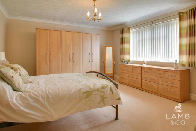MASTER BEDROOM: