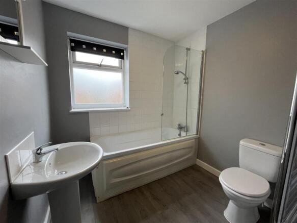 3 bed Semi-Detached to rent Image 4