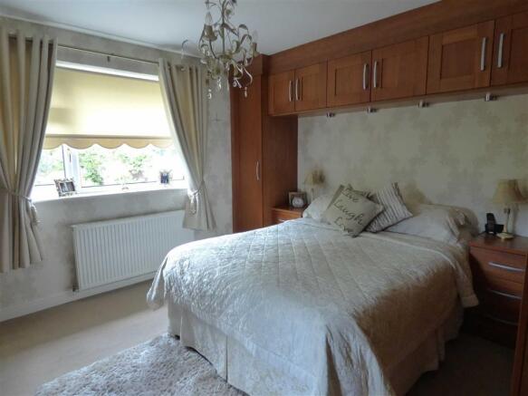 MAIN BEDROOM