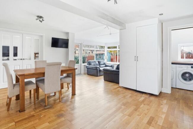 dsc06939declutter185ee6409f2149be9c681ab6bcf6c6e1