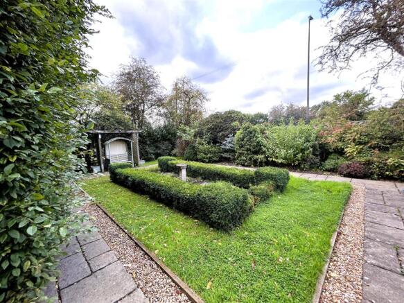 side garden.JPG