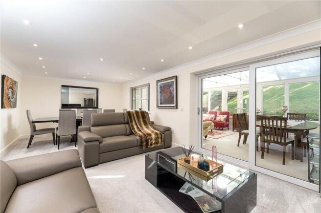4 bed Detached for sale Image 6