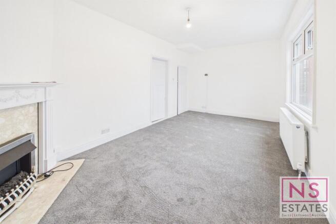 3 bed Terraced for sale Image 7