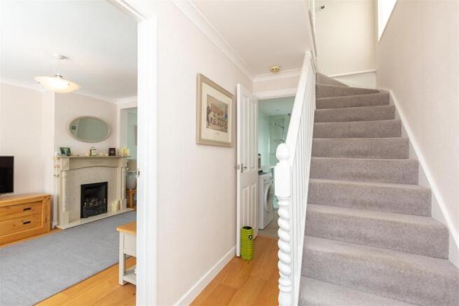 7 Winterbourne Close-26.jpg