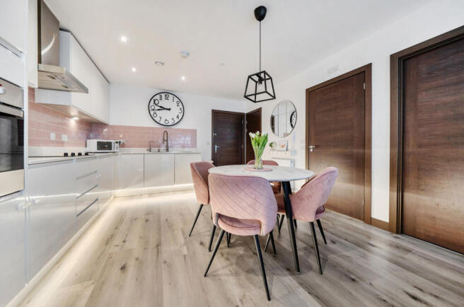 1416808-4-6997062...