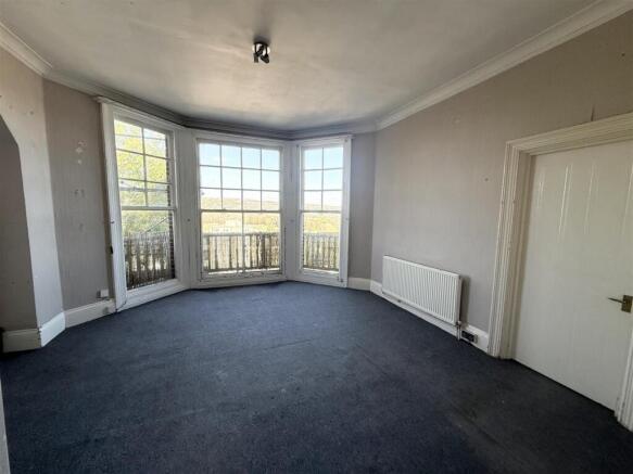 Lounge/Bedroom