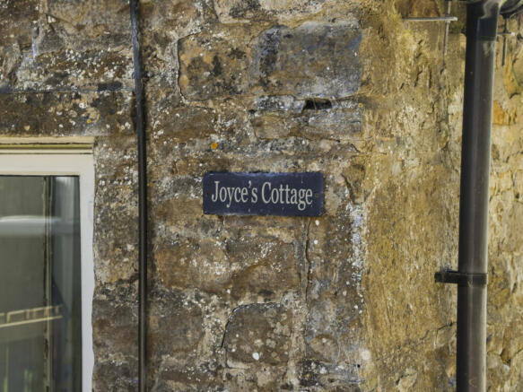 2 bed Cottage for sale Image 8