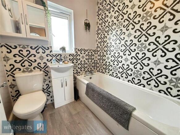 5 bed Semi-Detached for sale Image 11