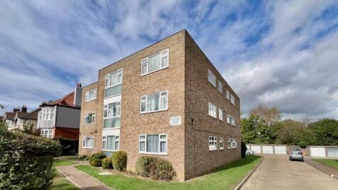 Connaught Avenue, Chingford