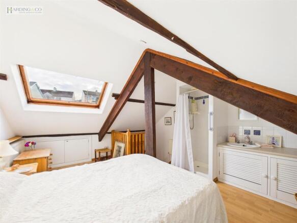Bedroom 3 (3).jpg