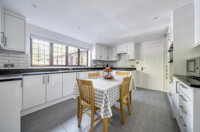 -68d504d3de22a-l-1354036-19-68d2f03a0afb6