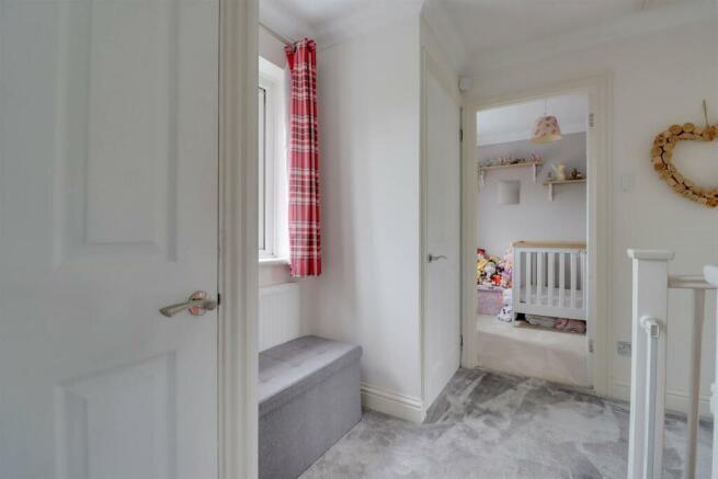 8 WOODBERRY ROAD-13b.jpg