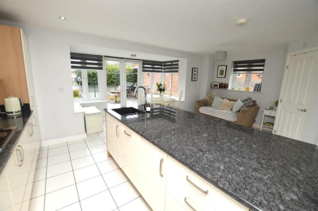 Open plan kitchen/dining/living room