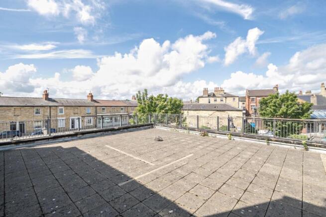 2 bed Flat for sale Image 12