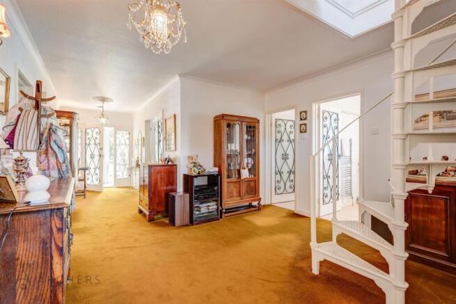 3 bed Detached Bungalow for sale Image 4