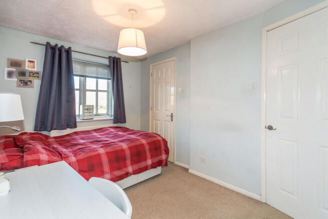 bed 1.jpg