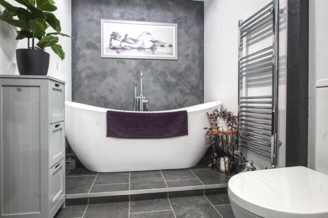 downstairs bathroom.jpg