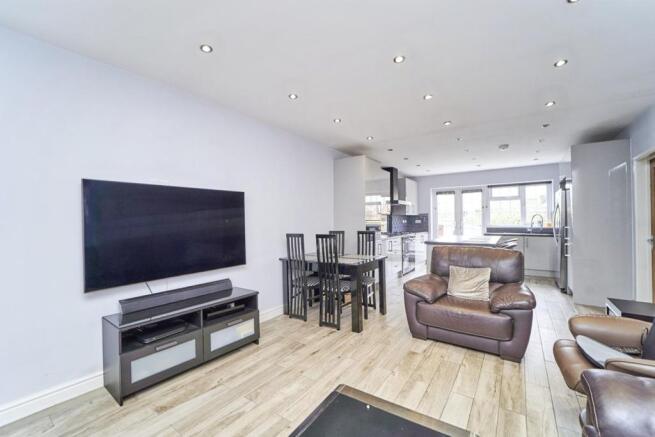 Lounge/Dining Room