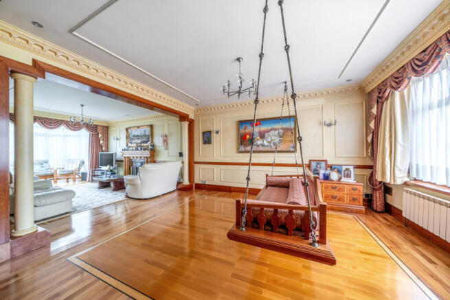 1355329-3-68c8551...