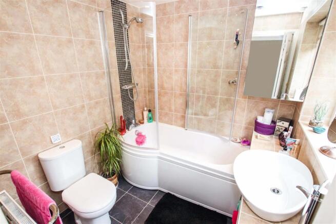 LUXURY BUILT IN GROUND FLOOR BATHROOM