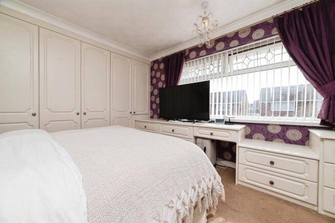 2 bed Semi-Detached for sale Image 8