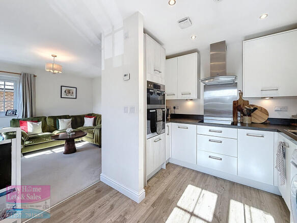 Kitchen/Living Ar...