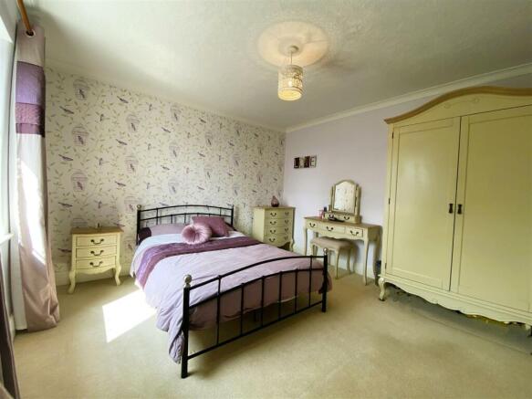 BED2.JPG