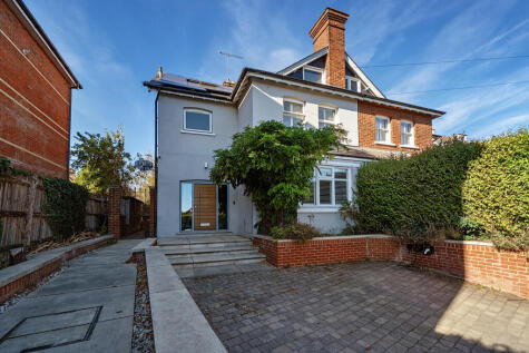 Hale Road, Farnham, GU9