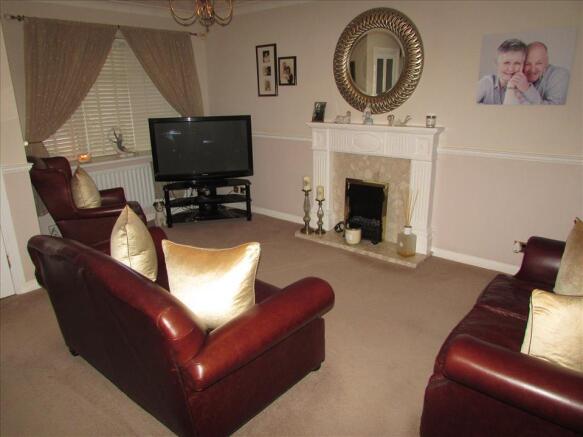 KITCHEN/BREAKFAST ROOM