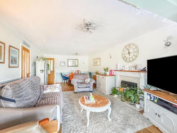 3 bed Semi-Detached for sale Image 6