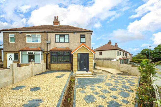 3 bed Semi-Detached for sale in huddersfield