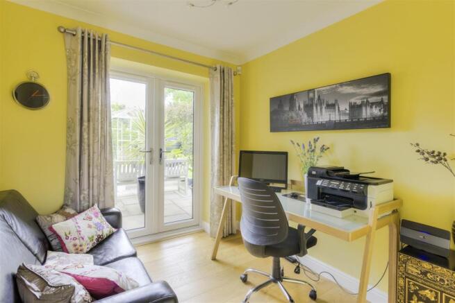 Hawthorn House ph24.jpg