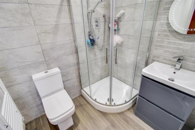 2 bed Apartment for sale Image 6