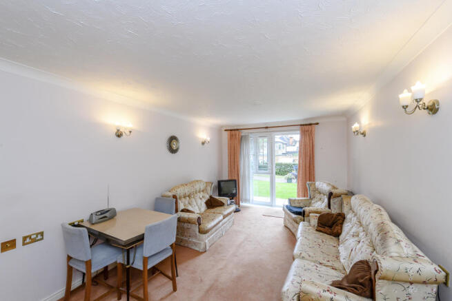 8396834-interior11