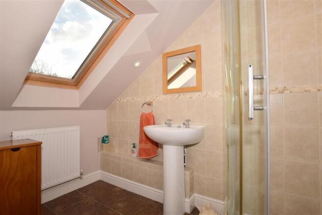En-Suite to Bedroom 4