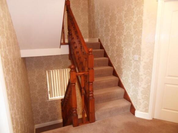 FIRST FLOOR LANDING