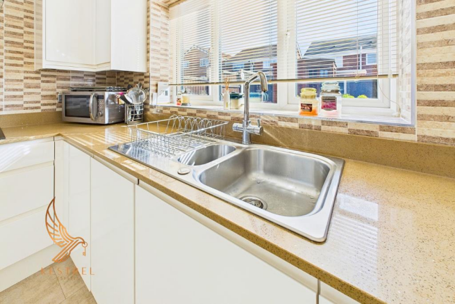 3 bed Detached for sale Image 7