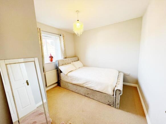 Bedroom 2 pic 1.jpg