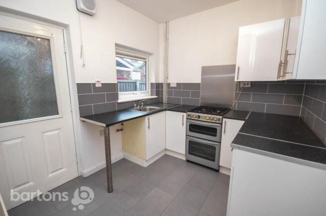2 bed Terraced to rent Image 4