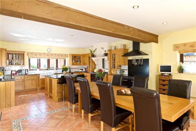 Kitchen/Dining