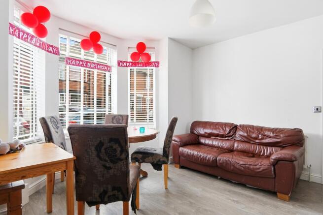 4 bed Terraced for sale Image 4