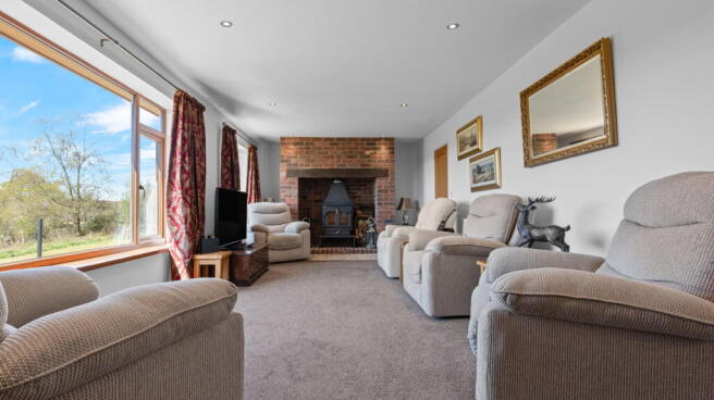 4 bed Detached for sale Image 11