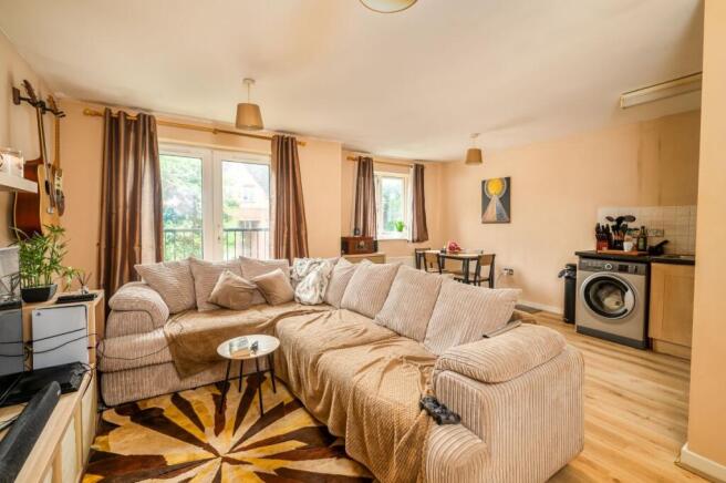 2 bed Apartment for sale Image 7