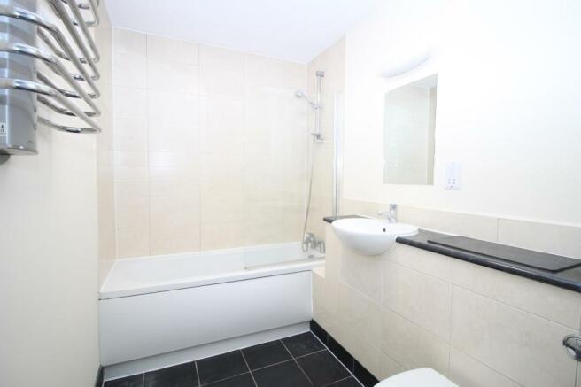 1 bed Flat to rent Image 4