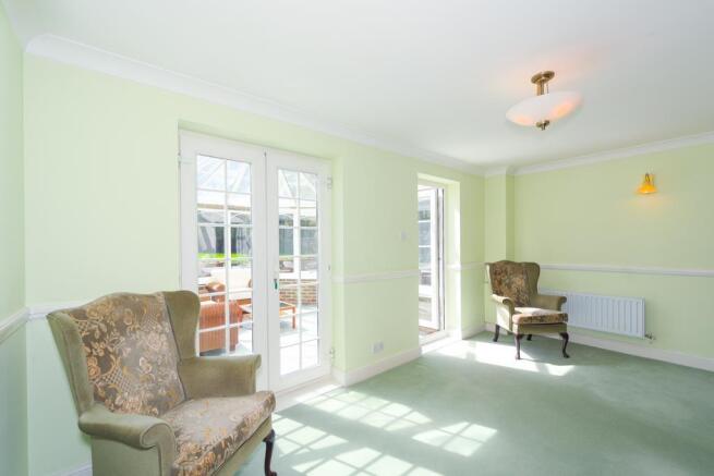 (Rightmove)  (4 of 26).jpg