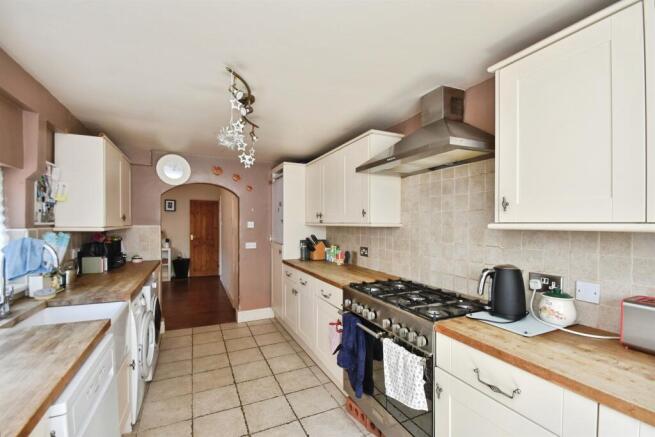 3 bed Semi-Detached for sale Image 8