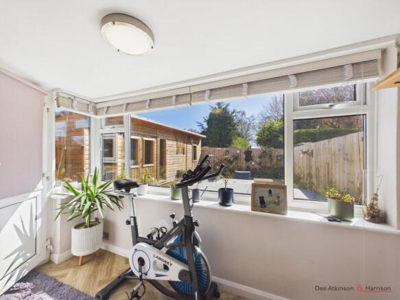 2 bed Semi-Detached Bungalow for sale Image 7