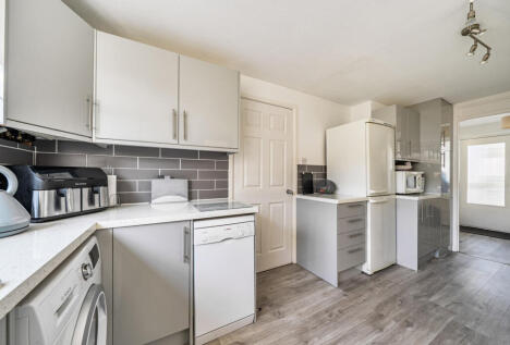 Avondale Close, Horley, Surrey, RH6